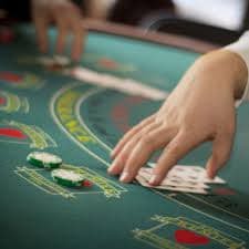 Antarmuka Number Pattern dengan kontrol taruhan berbasis angka dan chat dealer