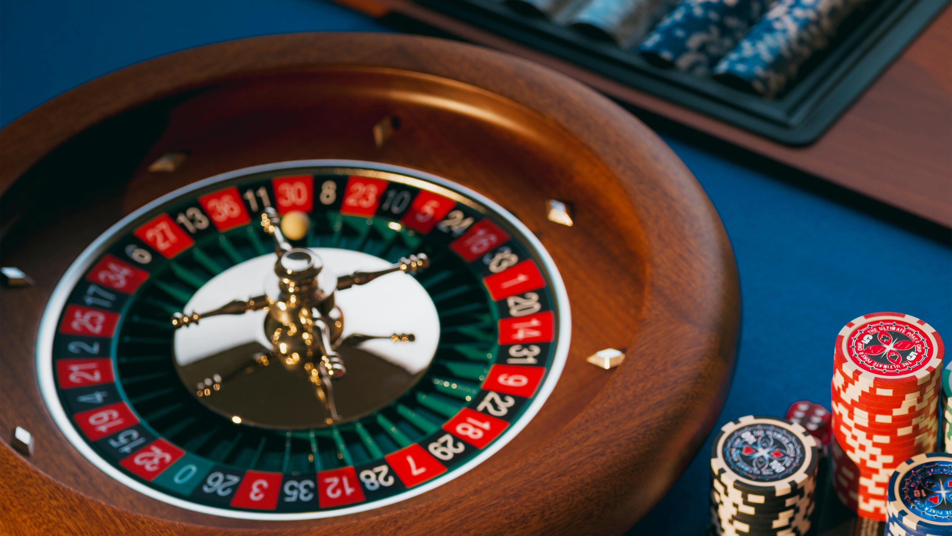 Studio meja Number Table sidney dengan dealer profesional dan layar HD
